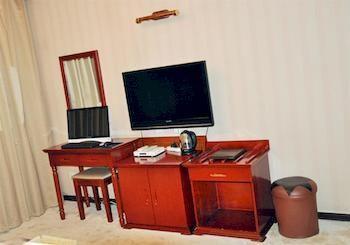 Dongfang Hotel Harbin Esterno foto