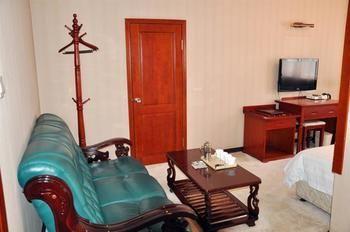 Dongfang Hotel Harbin Esterno foto